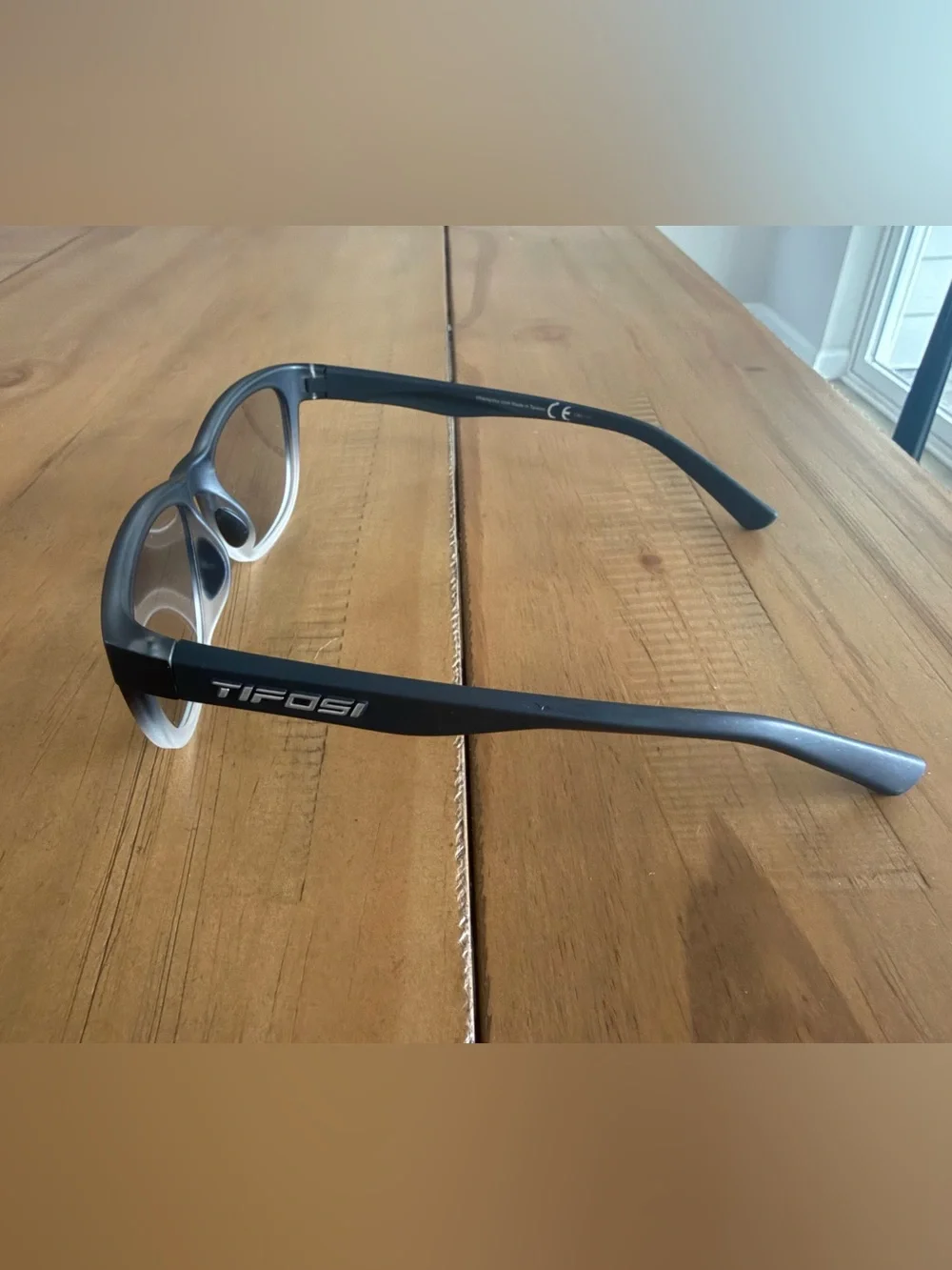Tifosi Optics Swank Fototec Light Adapting Glasses